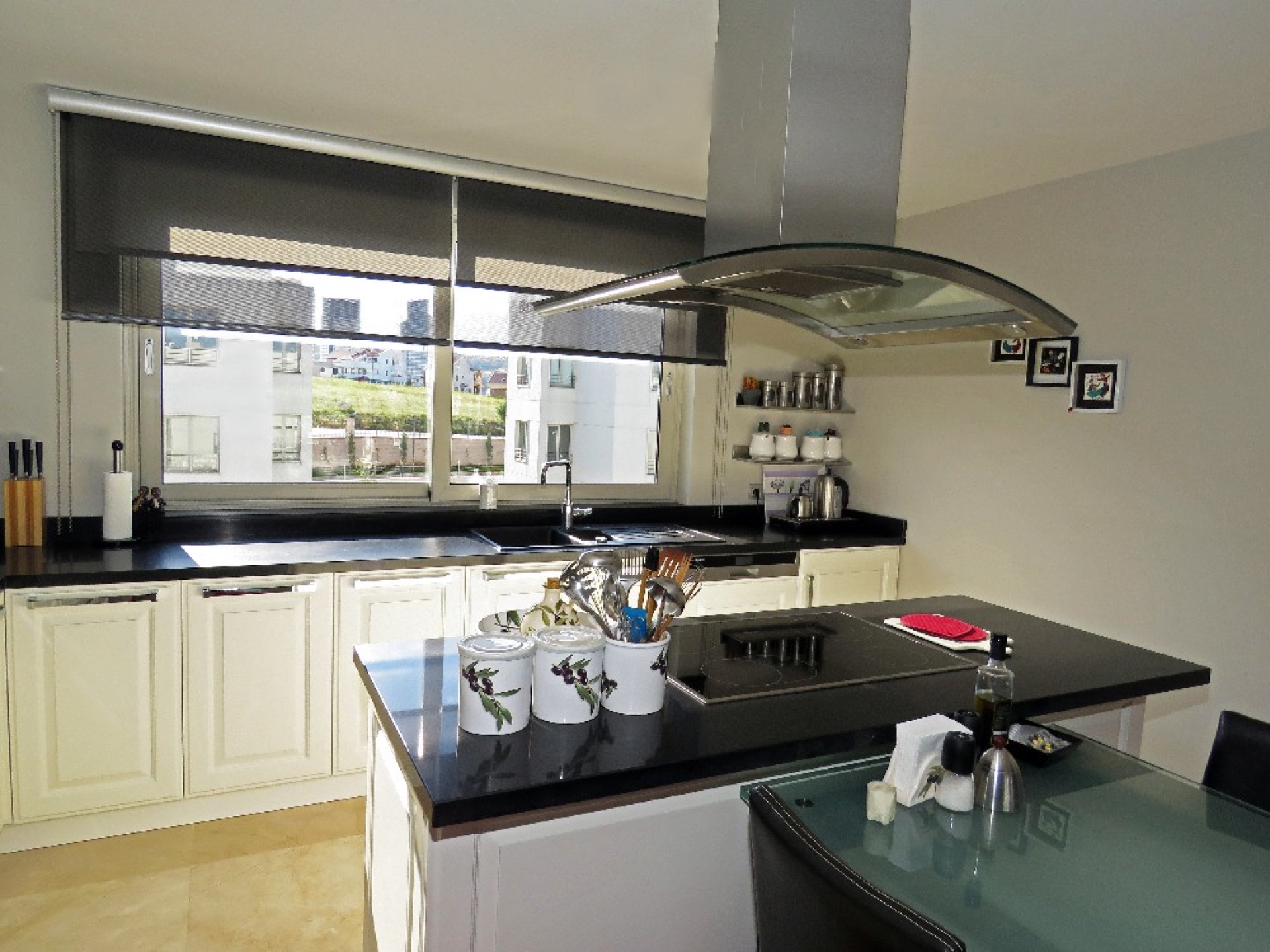 Siyah tül stor perde