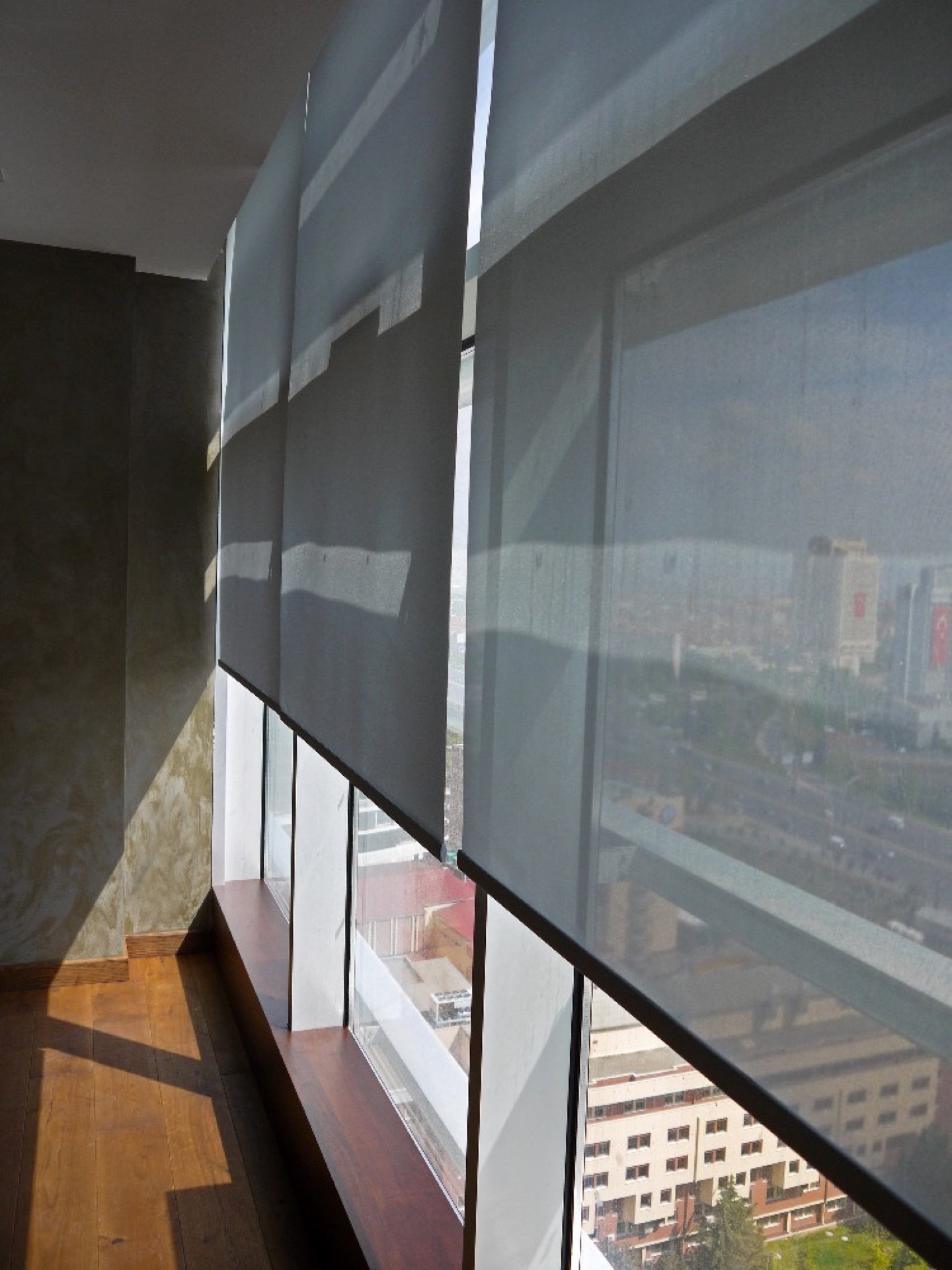 Kumandalı ofis perde sistemi