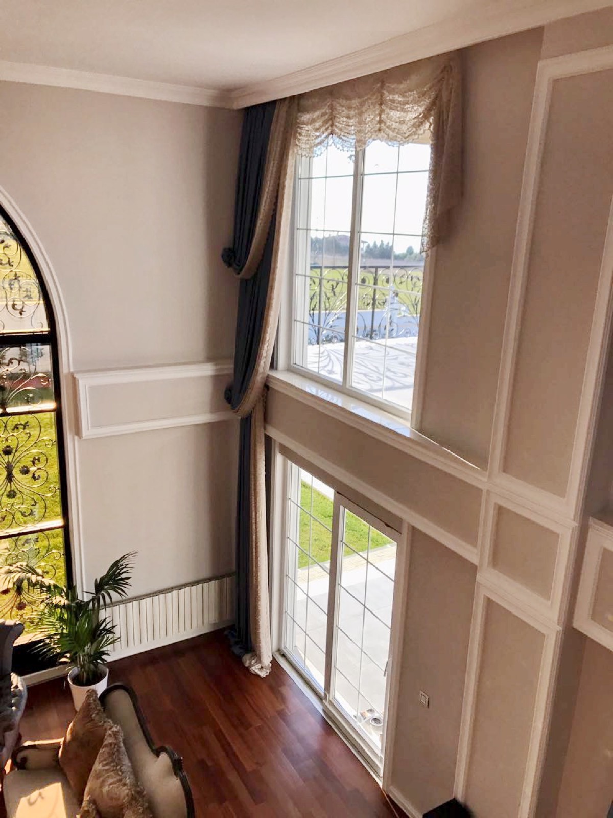 Yüksek tavanlı galeri perde modelleri Ankara