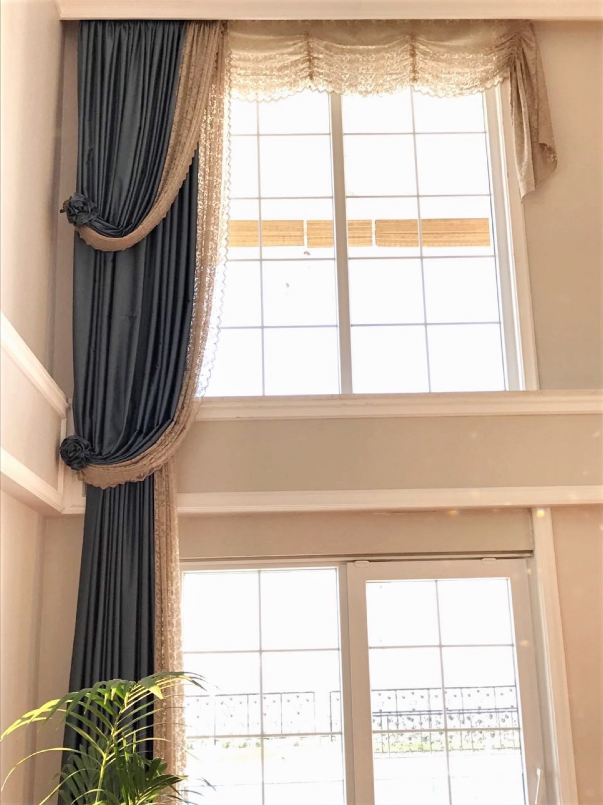 Yüksek tavanlı galeri perde modelleri Ankara