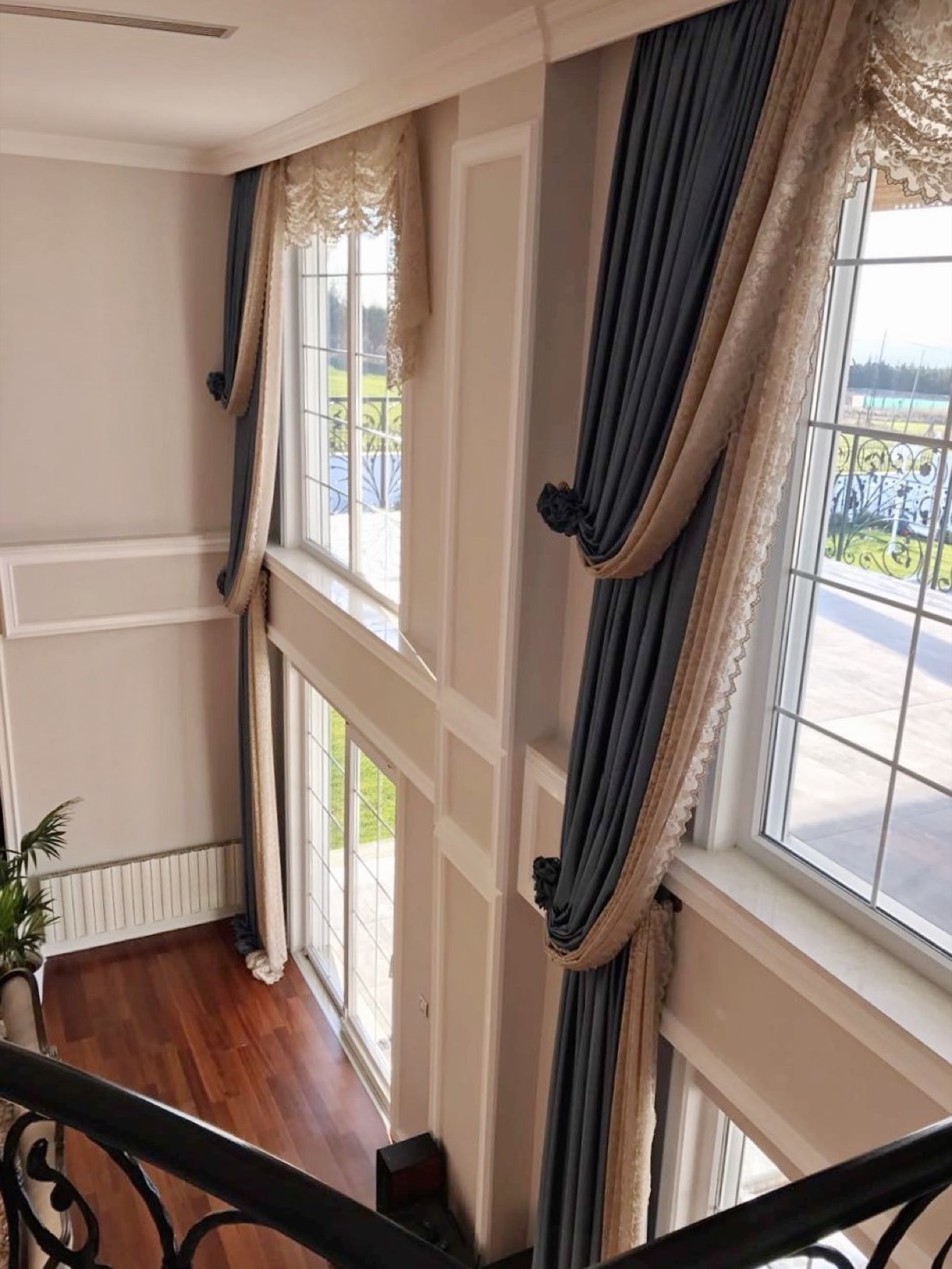 Yüksek tavanlı galeri perde modelleri Ankara