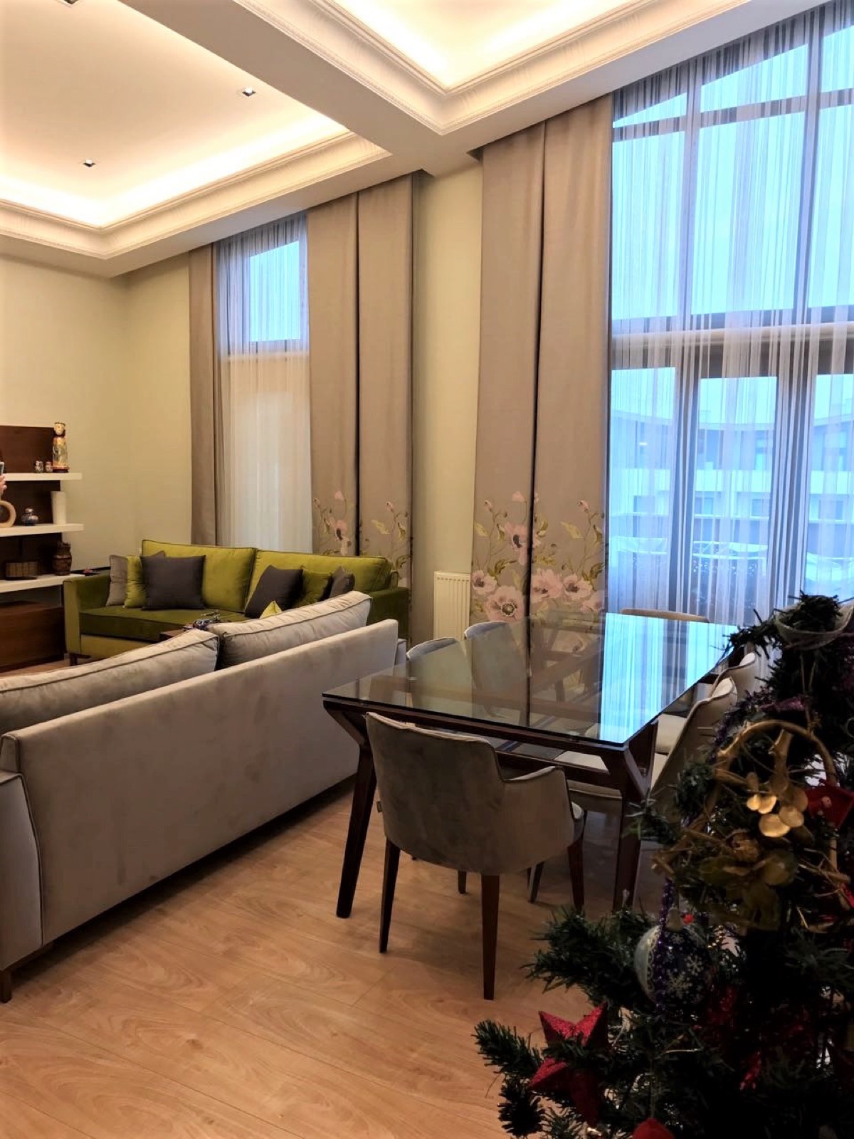 Yüksek tavanlı galeri perde modelleri Ankara