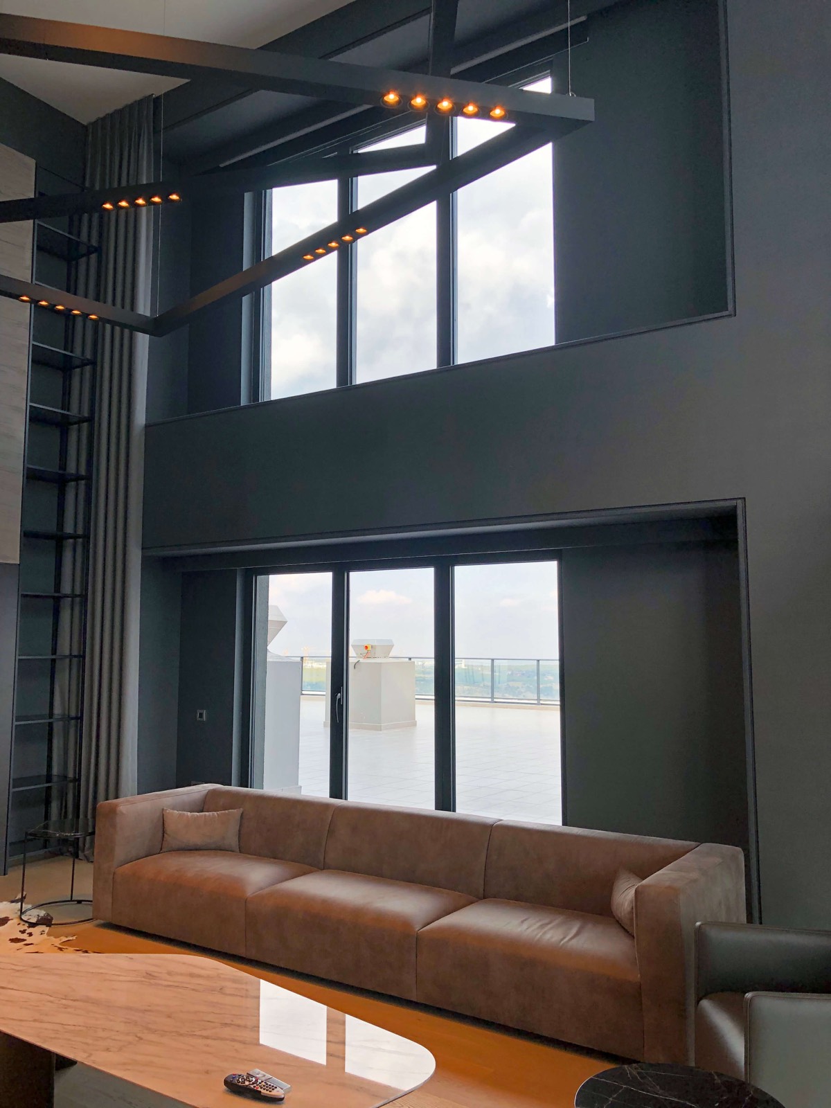 Yüksek tavanlı galeri perde modelleri Ankara