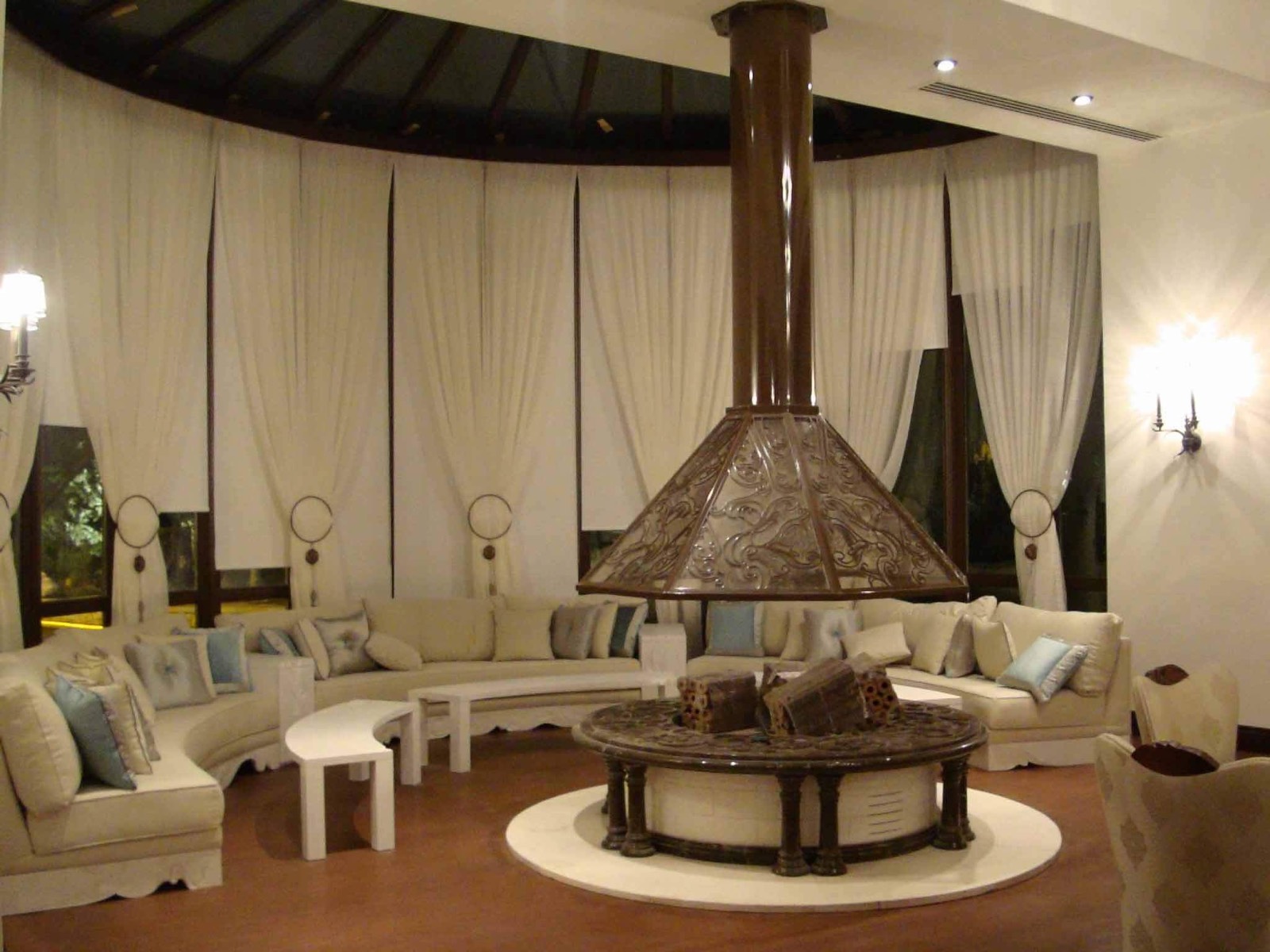 Yüksek tavanlı galeri perde modelleri Ankara