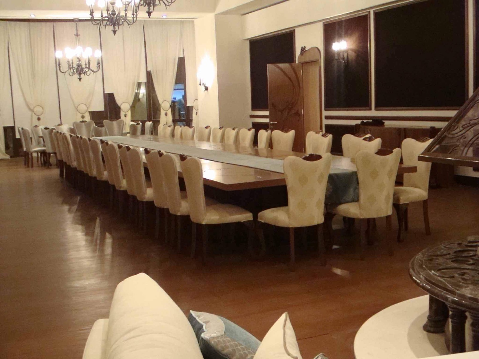 Yüksek tavanlı galeri perde modelleri Ankara