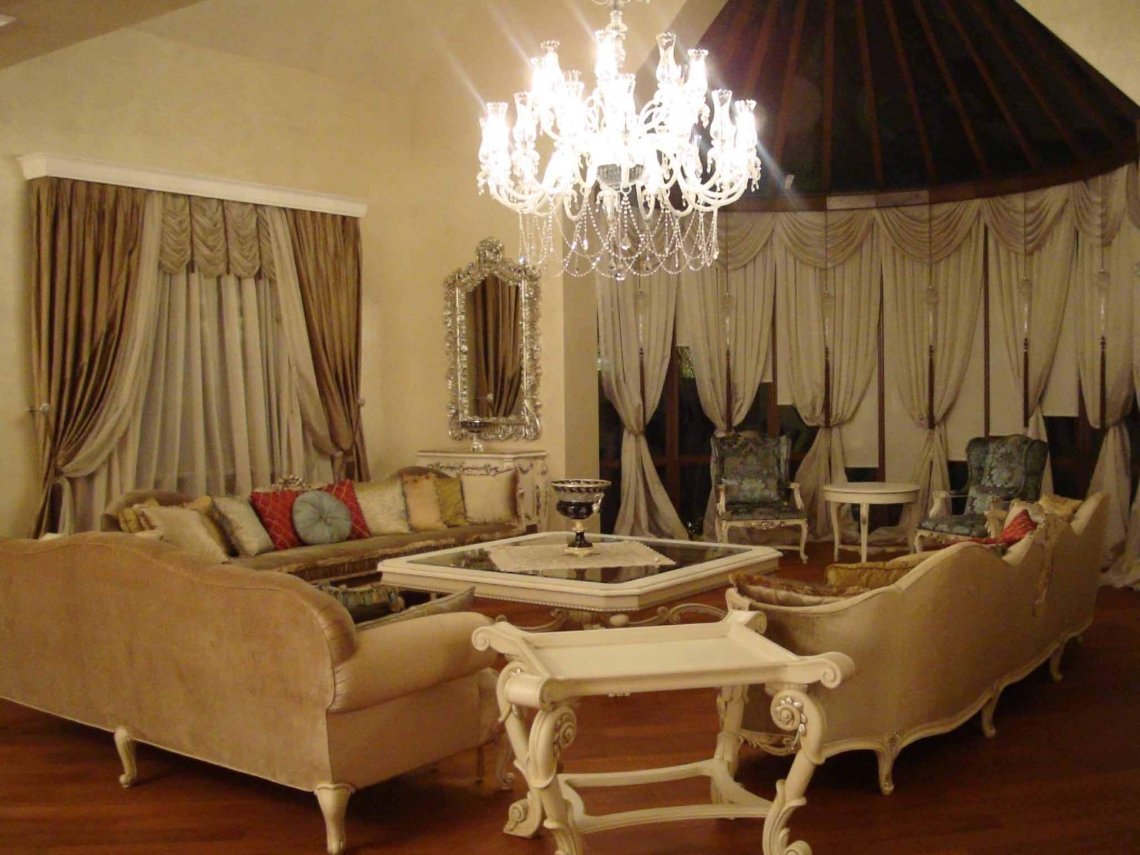 Yüksek tavanlı galeri perde modelleri Ankara