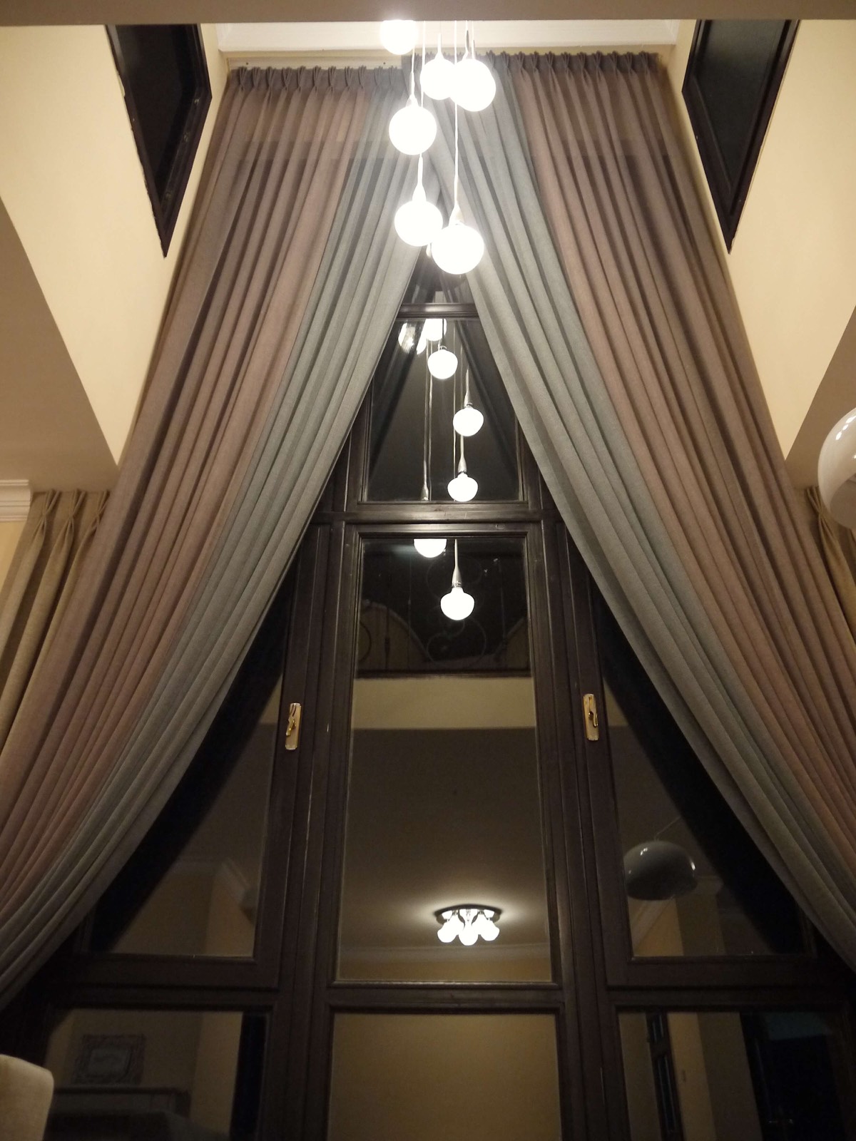 Yüksek tavanlı galeri perde modelleri Ankara